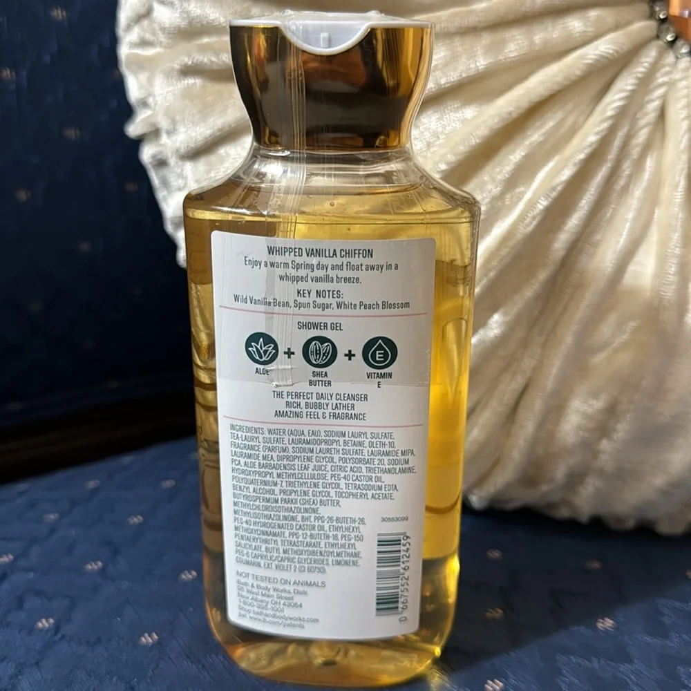 BATH & BODY WORKS SET. . . WHIPPED VANILLA CHIFFON SCENT - Picture 4 of 6